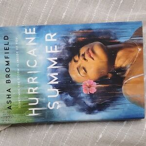 Hurricane Summer a‎ novel